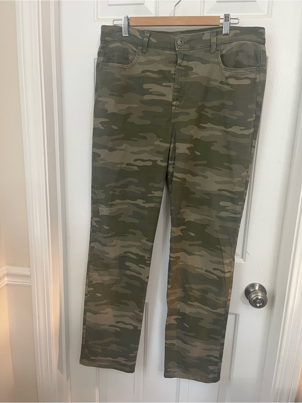 Camouflage Slim Fit Women’s Jeans - Olive Camo